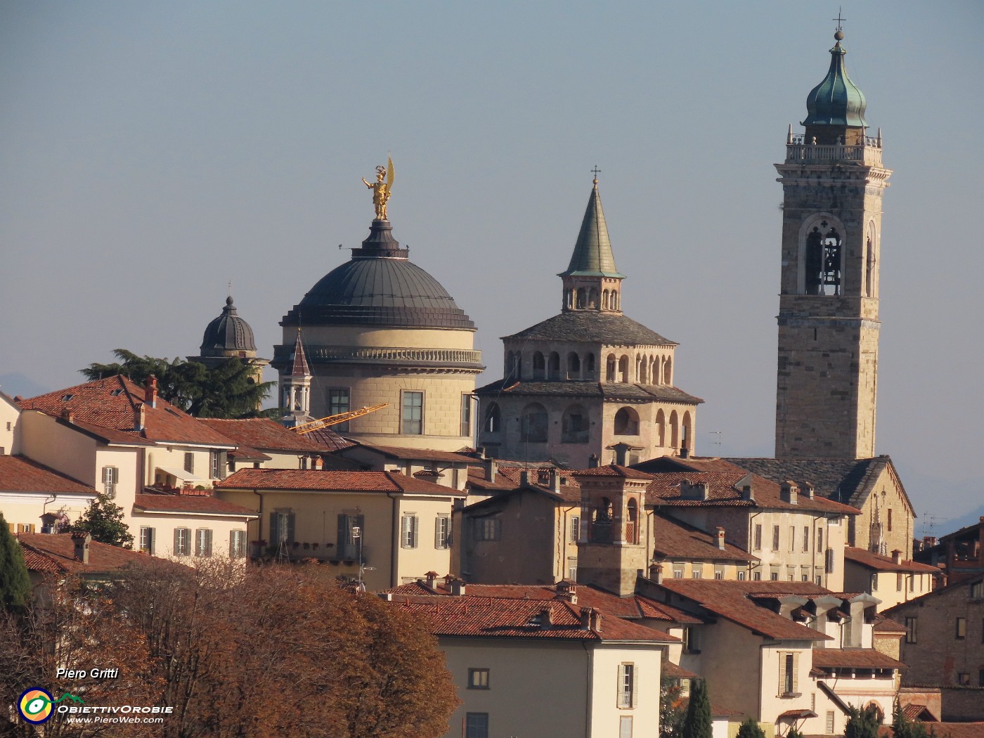 23 Splendida vista sulla Cupola del Duomo e Campanile di S. Maria Maggiore.JPG